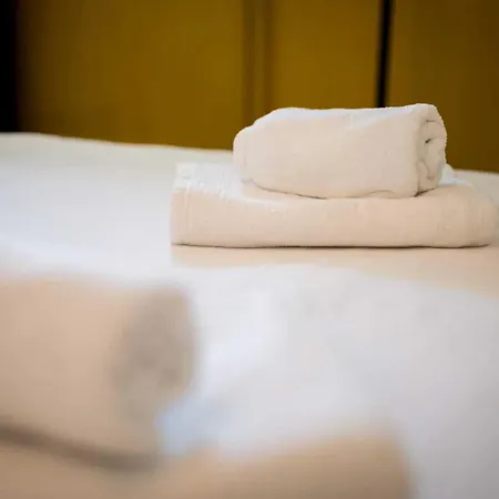 Elegant 2 Bedroom Triplex With Parking 아파트 옹플뢰르