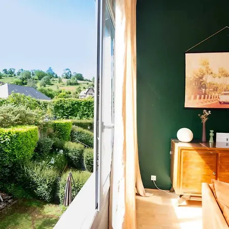 Elegant 2 Bedroom Triplex With Parking * Honfleur