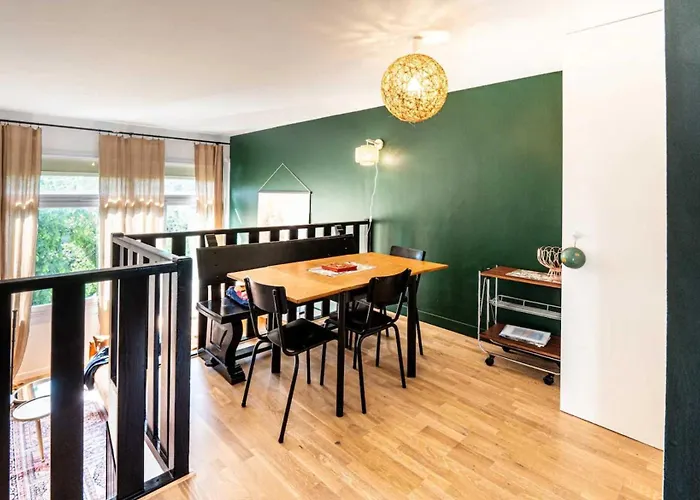 Elegant 2 Bedroom Triplex With Parking * أونفلور