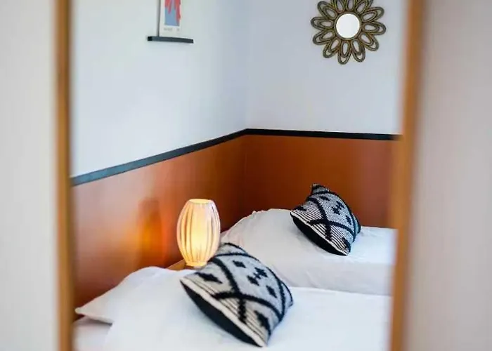 شقة Elegant 2 Bedroom Triplex With Parking *